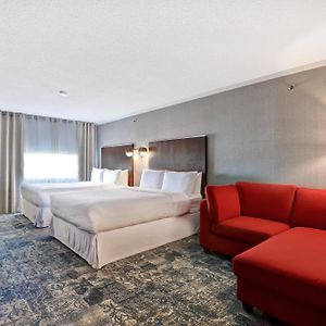 Deluxe Double Queen Room
